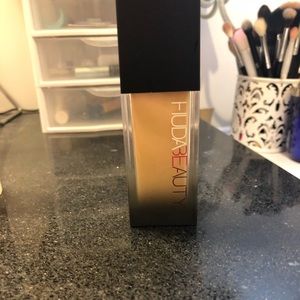 Huda beauty Foundation